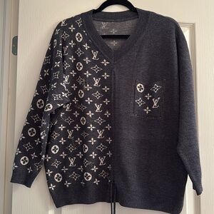 SL Fashions Ladies, Dark Gray V-Neck Sweater. NEW. L/XL